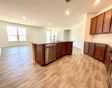 3307 Nila Creek Drive - Photo Thumbnail 11