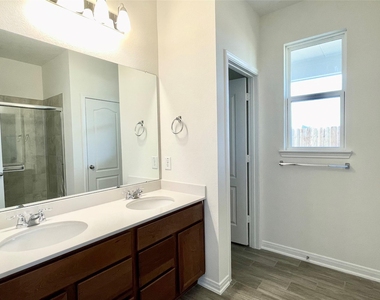 3307 Nila Creek Drive - Photo Thumbnail 15