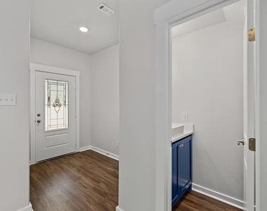 117 Sun City Lane - Photo Thumbnail 5