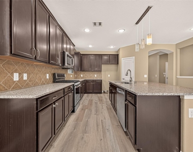 15711 Huddleston Drive - Photo Thumbnail 12