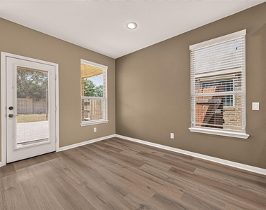 15711 Huddleston Drive - Photo Thumbnail 8