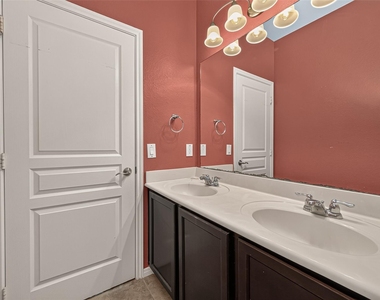 15711 Huddleston Drive - Photo Thumbnail 32