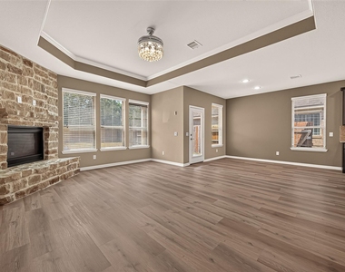 15711 Huddleston Drive - Photo Thumbnail 6