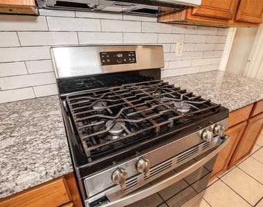 11514 Sagecreek Drive - Photo Thumbnail 12
