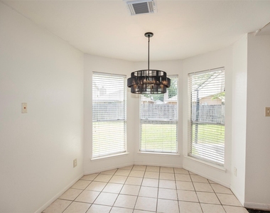 11514 Sagecreek Drive - Photo Thumbnail 10