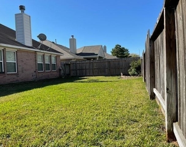 9506 Carsonmont Lane - Photo Thumbnail 37