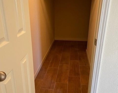 9506 Carsonmont Lane - Photo Thumbnail 32