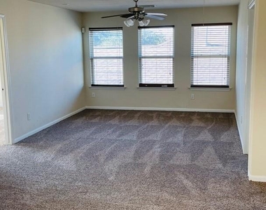9506 Carsonmont Lane - Photo Thumbnail 25