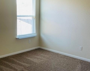 9506 Carsonmont Lane - Photo Thumbnail 21