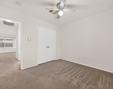 10902 Primrose Acres Lane - Photo Thumbnail 15