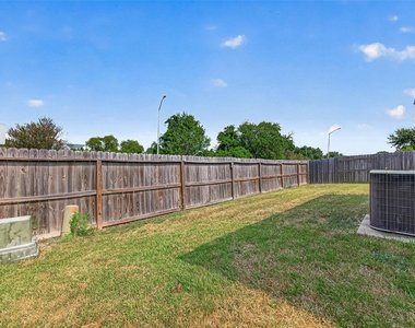10902 Primrose Acres Lane - Photo Thumbnail 26