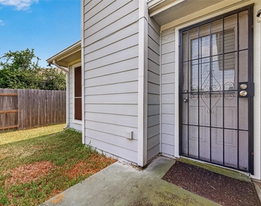 10902 Primrose Acres Lane - Photo Thumbnail 24
