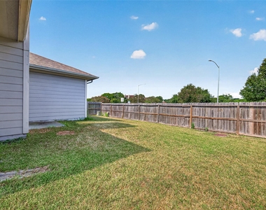 10902 Primrose Acres Lane - Photo Thumbnail 25