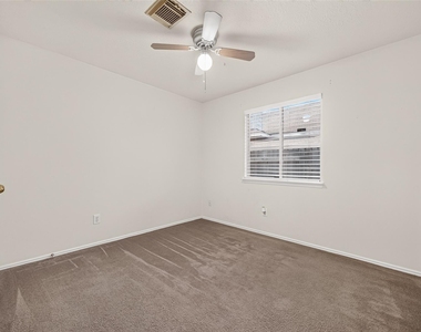 10902 Primrose Acres Lane - Photo Thumbnail 14