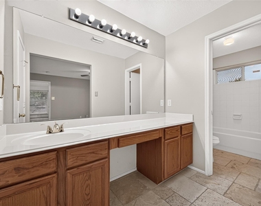 10902 Primrose Acres Lane - Photo Thumbnail 21