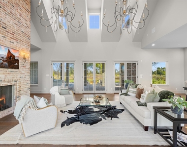 404 Blackberry Lane - Photo Thumbnail 9