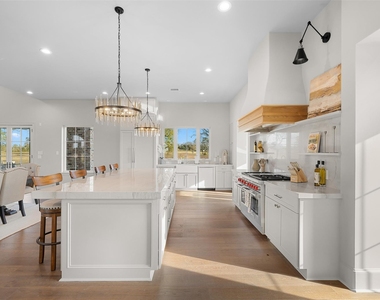 404 Blackberry Lane - Photo Thumbnail 13