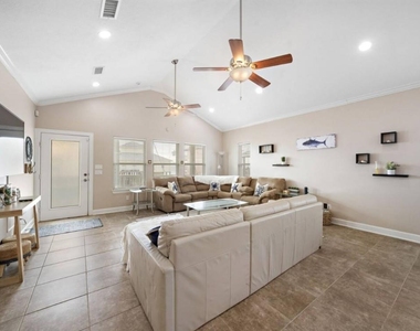 2423 Sand Drift Lane - Photo Thumbnail 4
