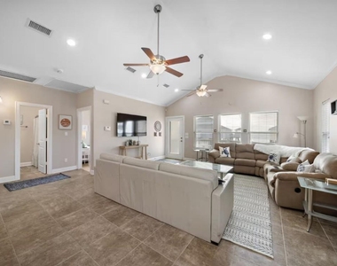 2423 Sand Drift Lane - Photo Thumbnail 5