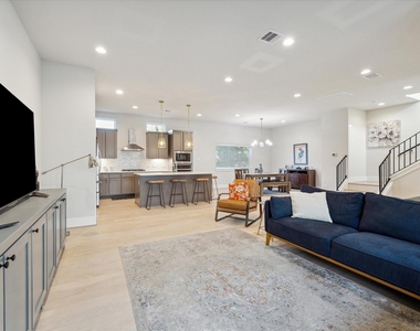 834 Fisher Street - Photo Thumbnail 8
