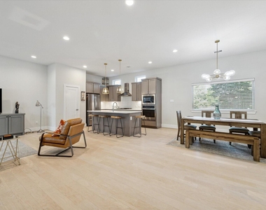 834 Fisher Street - Photo Thumbnail 4