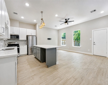 4536 Sunflower Street - Photo Thumbnail 3