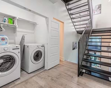 422 W 9th Street - Photo Thumbnail 30