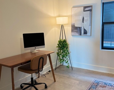 422 W 9th Street - Photo Thumbnail 14