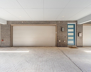 422 W 9th Street - Photo Thumbnail 1