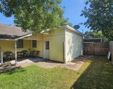125 E 6th Street - Photo Thumbnail 11