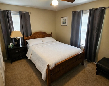 125 E 6th Street - Photo Thumbnail 9