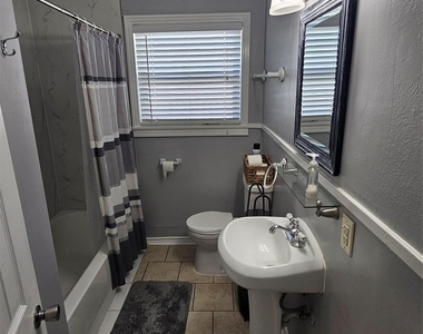 125 E 6th Street - Photo Thumbnail 8
