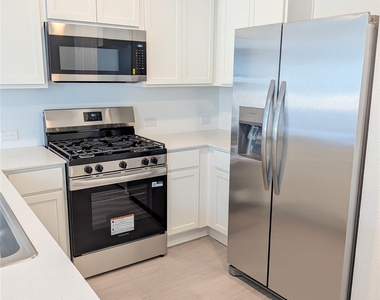 21302 Newberry Grove Lane - Photo Thumbnail 4