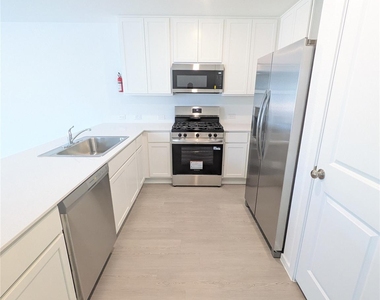 21302 Newberry Grove Lane - Photo Thumbnail 5