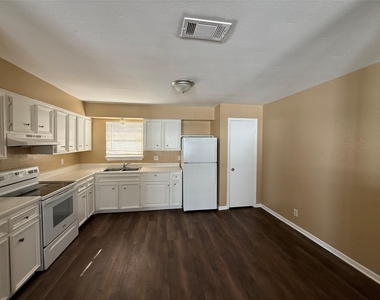5225 Avenue R 1/2 - Photo Thumbnail 5
