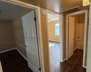 5225 Avenue R 1/2 - Photo Thumbnail 12