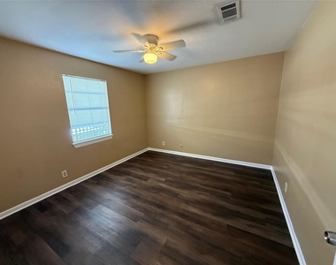 5225 Avenue R 1/2 - Photo Thumbnail 10