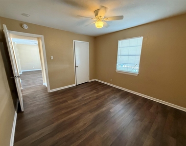 5225 Avenue R 1/2 - Photo Thumbnail 6