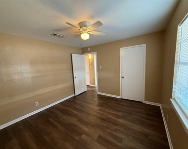 5225 Avenue R 1/2 - Photo Thumbnail 9