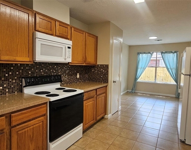 10538 Twin Circles Drive - Photo Thumbnail 12