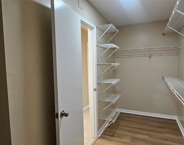 10538 Twin Circles Drive - Photo Thumbnail 22