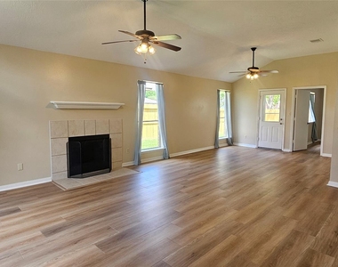 10538 Twin Circles Drive - Photo Thumbnail 6