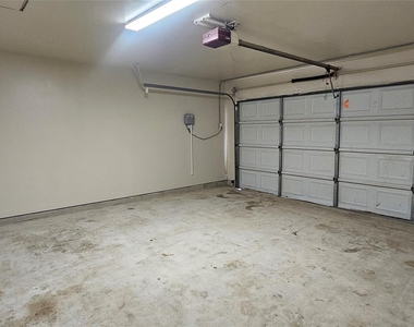 10538 Twin Circles Drive - Photo Thumbnail 32