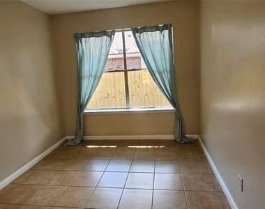 10538 Twin Circles Drive - Photo Thumbnail 13