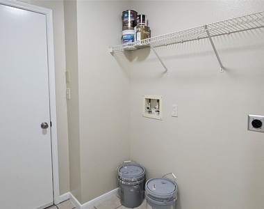 10538 Twin Circles Drive - Photo Thumbnail 26