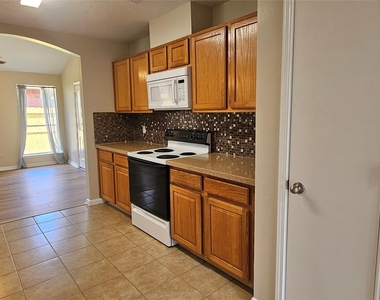 10538 Twin Circles Drive - Photo Thumbnail 16