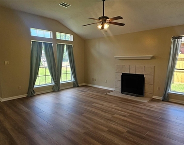 10538 Twin Circles Drive - Photo Thumbnail 4