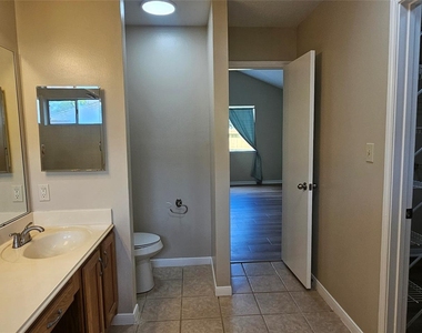 10538 Twin Circles Drive - Photo Thumbnail 23