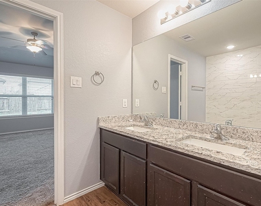 14015 Lake Crescent Drive - Photo Thumbnail 33