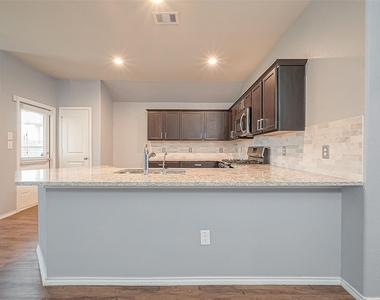 14015 Lake Crescent Drive - Photo Thumbnail 12